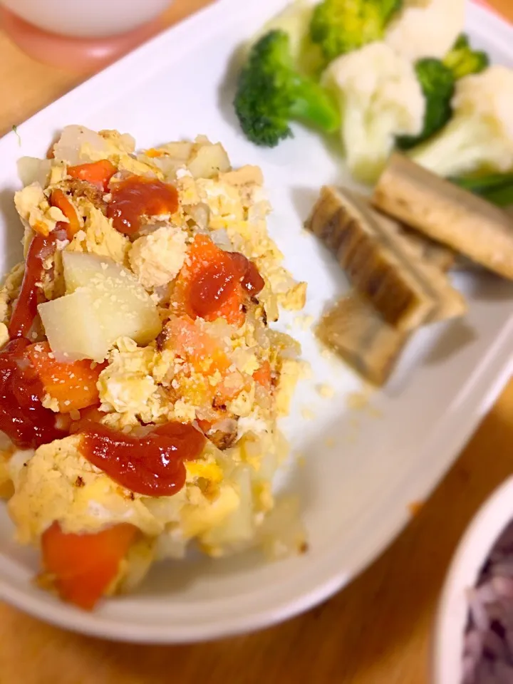 息子が作ってくれた、スパニッシュオムレツ。卵少なかった🥚（笑）|かわちさん