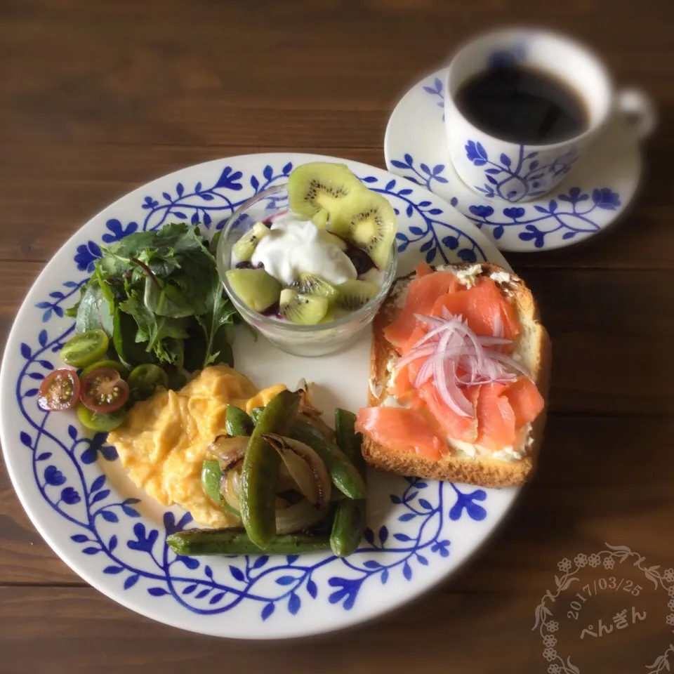 Snapdishの料理写真:今日の朝ごはん|ぺんぎんさん