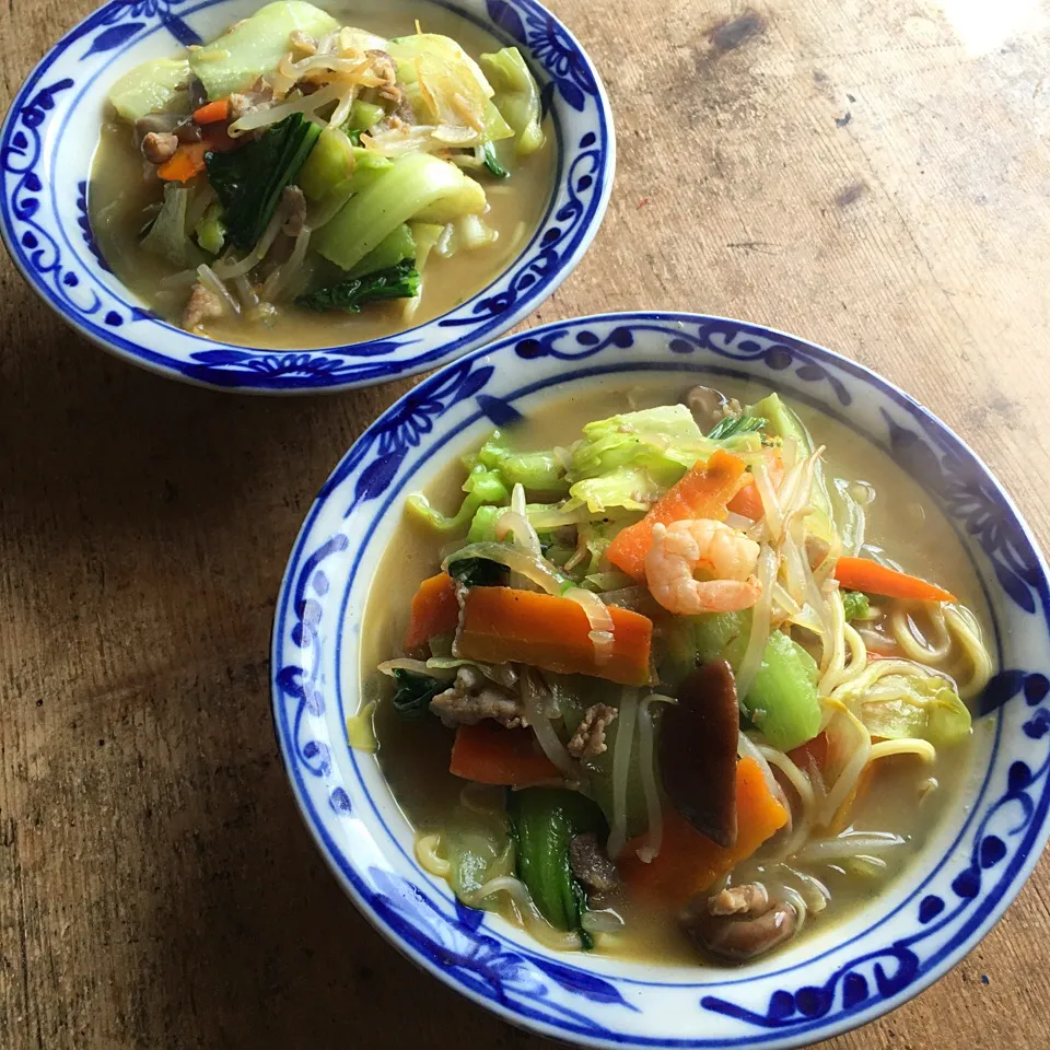 Snapdishの料理写真:春休みの昼ごはん‼︎
#お昼ごはん #昼ごはん #lunch #チャンポン #チャンポン麺 #五木食品 #熊本|Yoshinobu Nakagawaさん