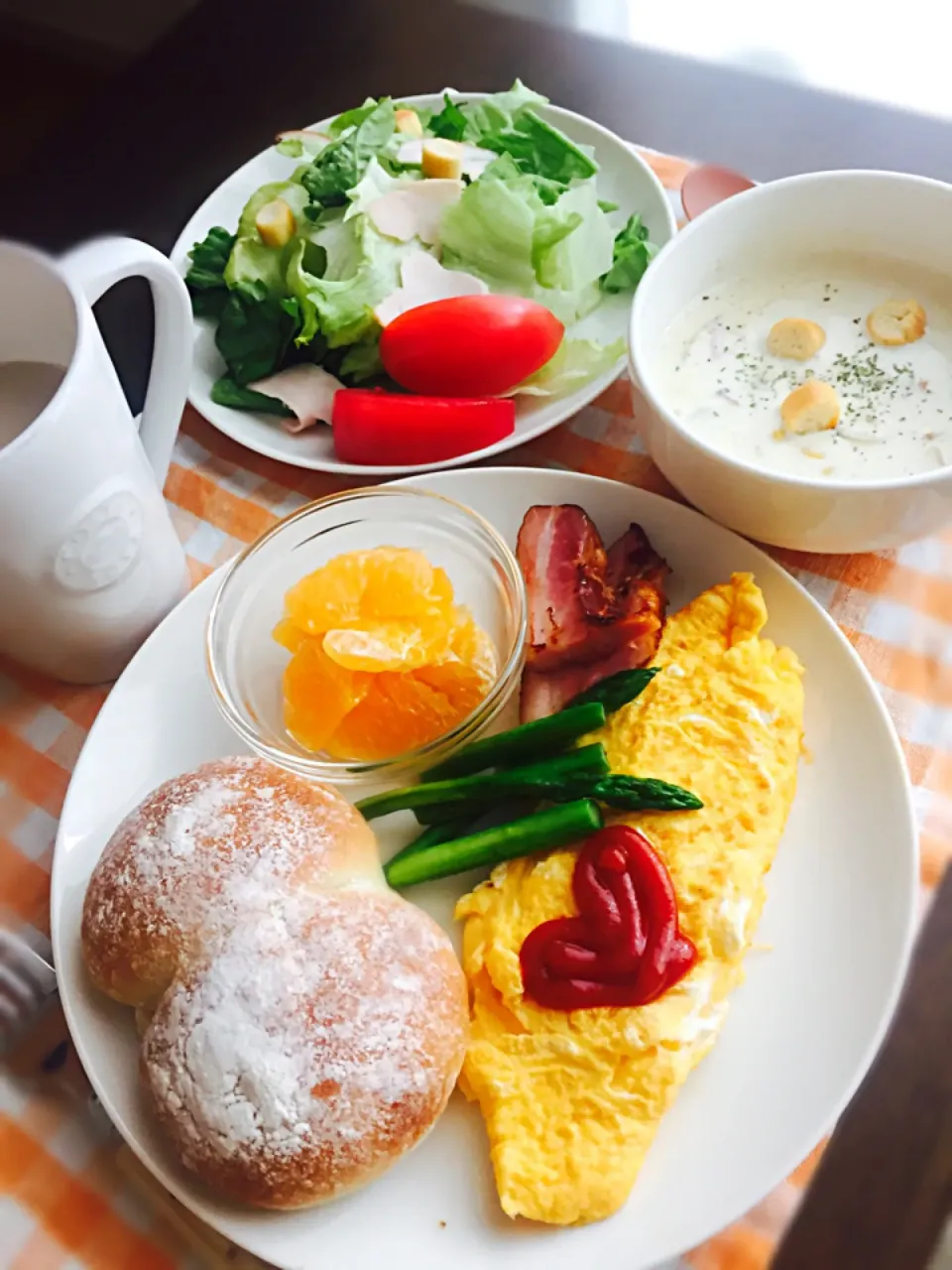 今日のブランチ☆
オムレツ
クリームシチュー
全粒粉パン|でんぼ☆さん