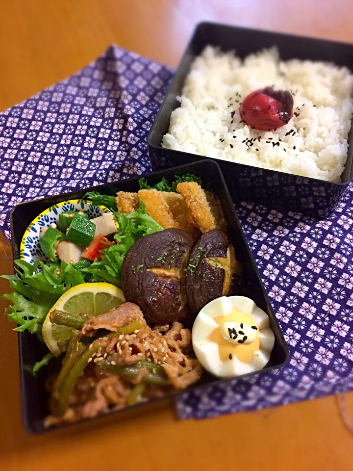 ジジ弁当🎶
豚肉ニンニクの芽炒め
ハンべフライ
おくらとカニカマナムル
シイタケソテー
ゆで卵|BooBooさん