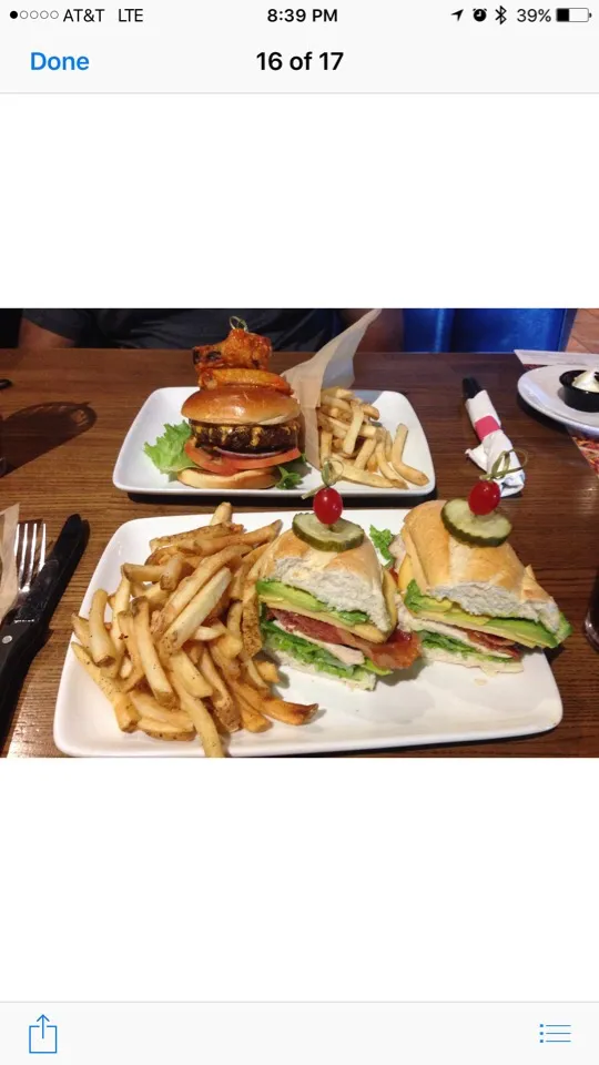 California Chicken Club Sandwich & Buffalo Wingman Burger w/fries|Richard Thompsonさん