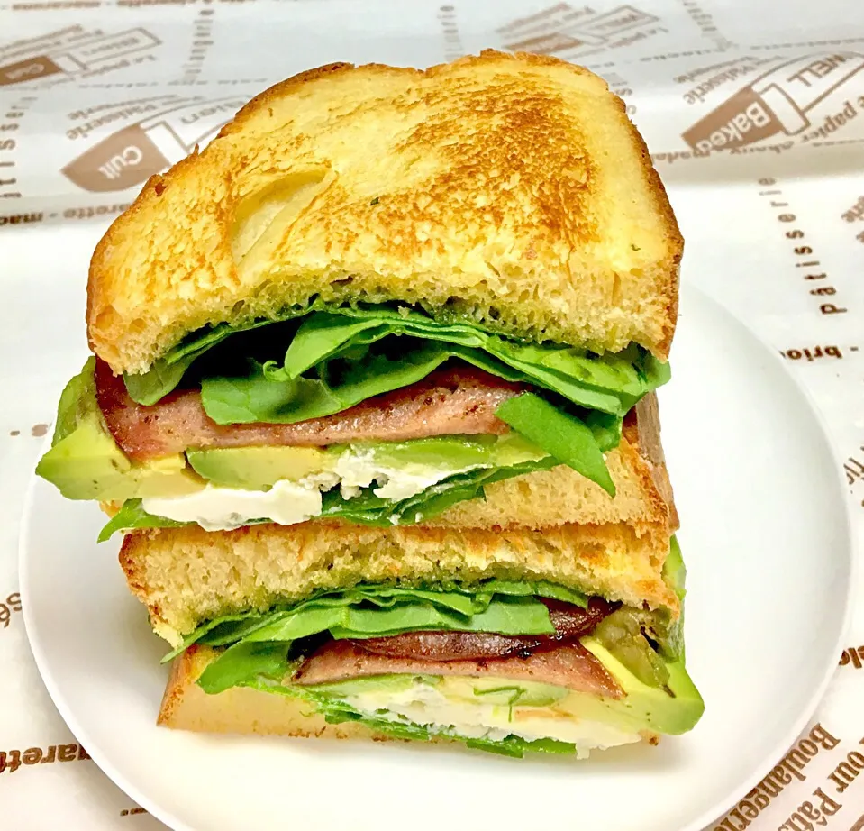 Sausage Avocado Ricotta Arugula Pesto Grilled Cheese Sandwich|gonbenさん