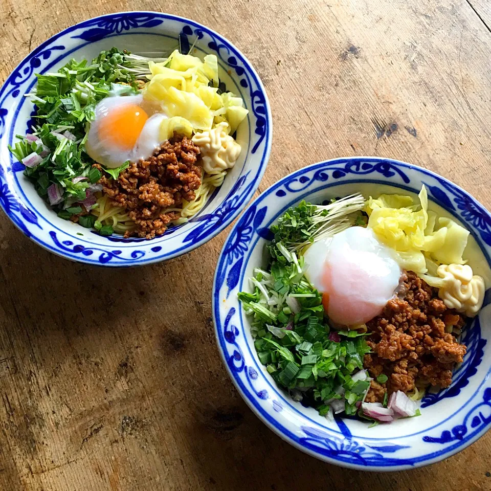 春休みの昼ごはん‼︎
#まぜそば #ラーメン #ラ王 #昼ごはん #お昼ごはん #lunch #温泉玉子 #温泉卵 #蒸し野菜|Yoshinobu Nakagawaさん