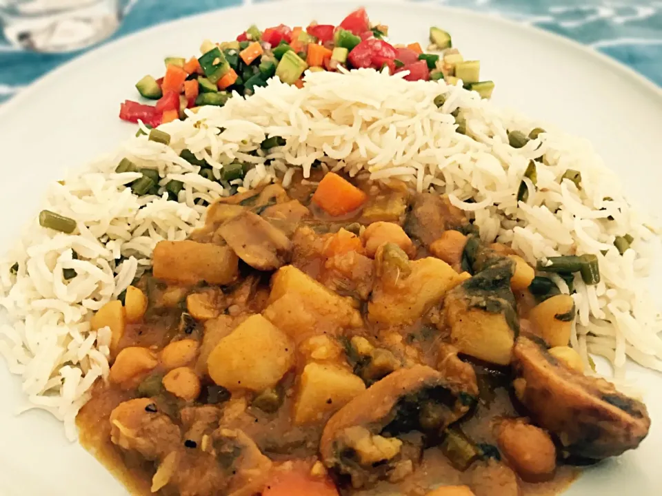 #Veggiecurry #basmati #salsa|Sergio Lacuevaさん