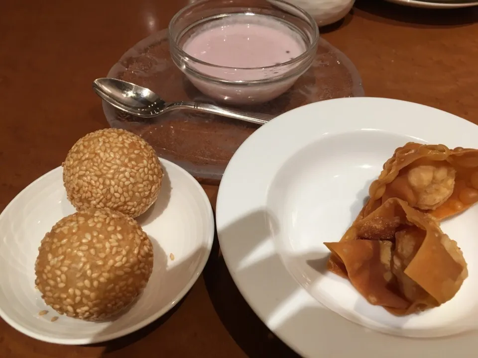 中華での最後の〆は大好物の胡麻団子〜😋|フージさん