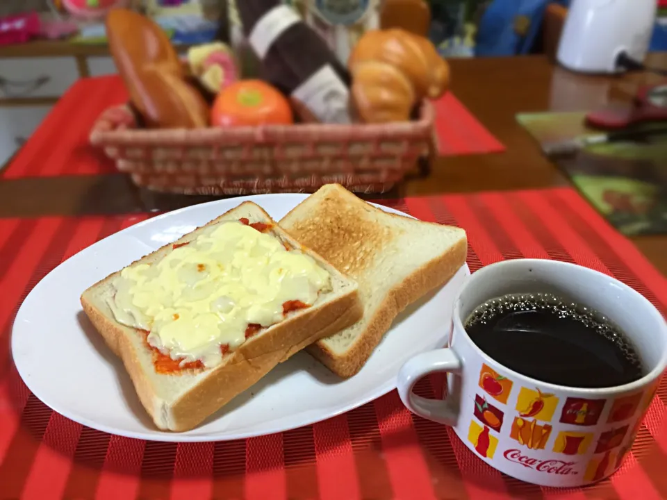 モッツァレラチーズトースト🧀🍞|マニラ男さん