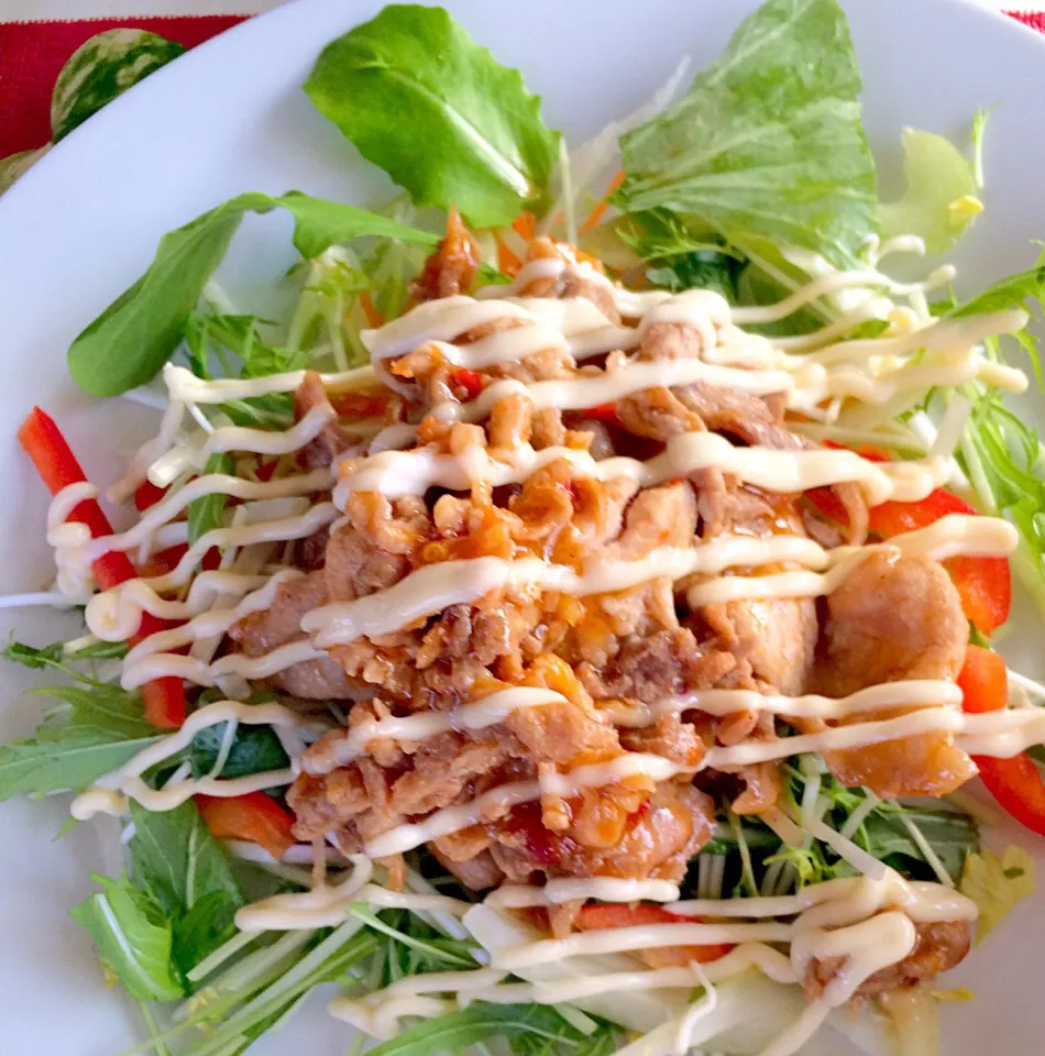 焼き肉サラダ🥗スイートチリソース炒め( ◠‿◠ )朝から焼き肉最高だよね〜💪💖|はみちゃんさん