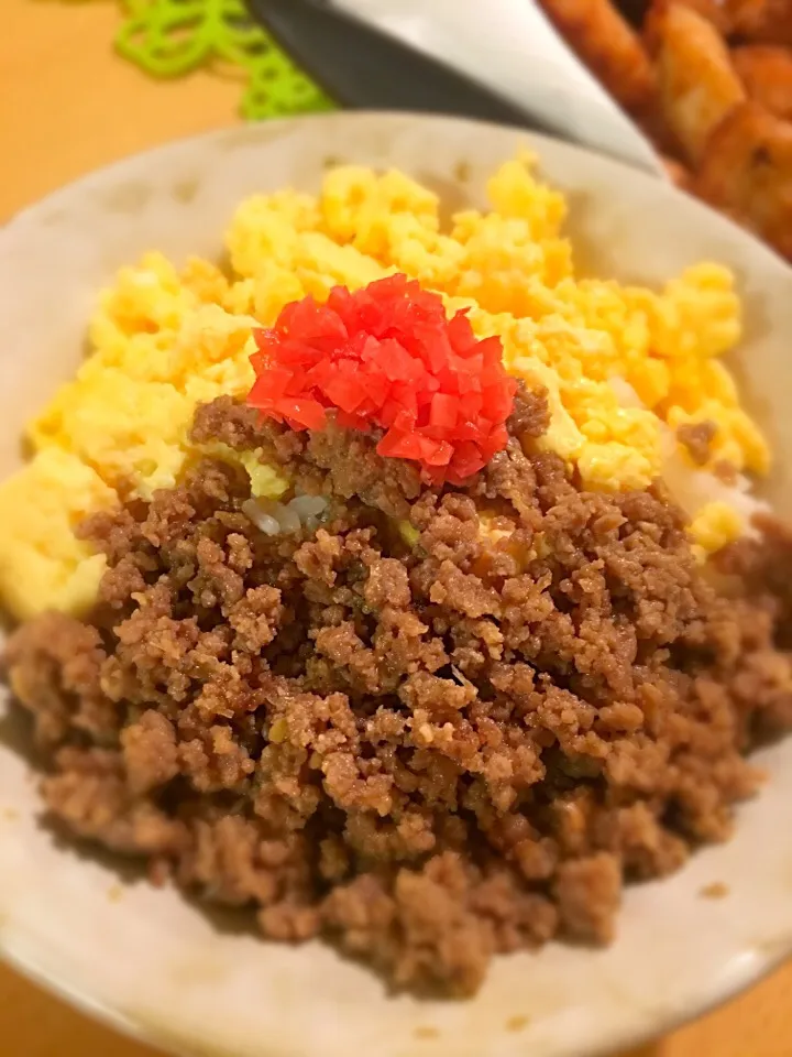 ほうれん草あるとおもったらなかった 三色丼が二色丼に|アリエッティさん