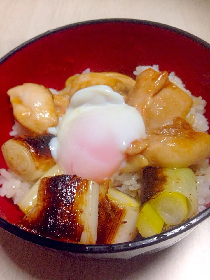 安くて美味しい温泉卵のせ焼き鳥丼|あやにん食堂さん