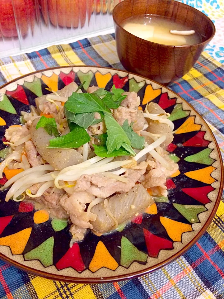 豚肉コンニャク味噌炒め
豆腐と椎茸の味噌汁|Y0SHiさん