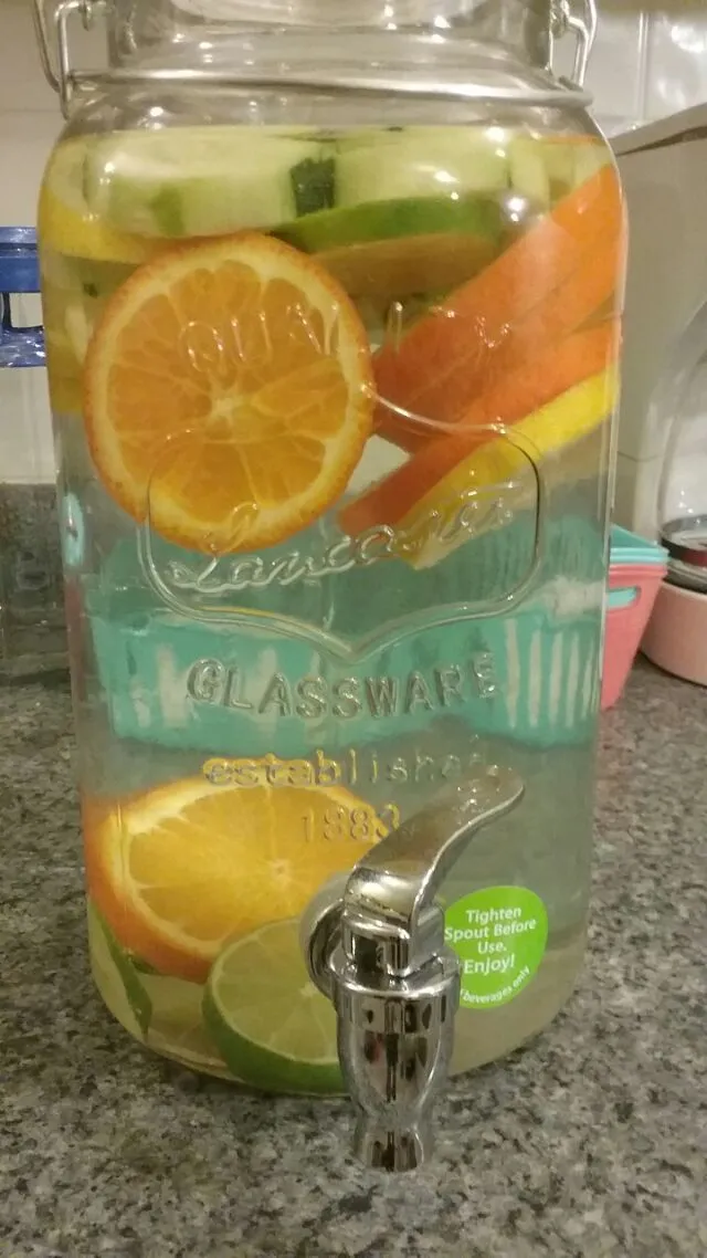 tomorrow 's hydration! !!🍊🍋💧💧|Polly Gelfusoさん