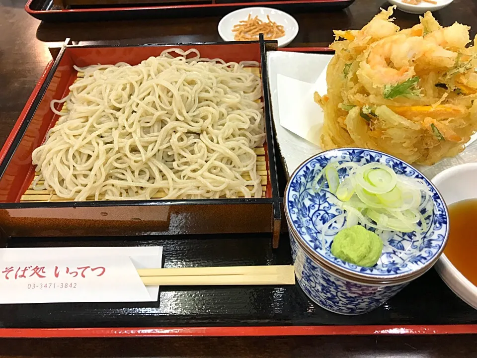 Snapdishの料理写真:かき揚げ蕎麦|erindaさん