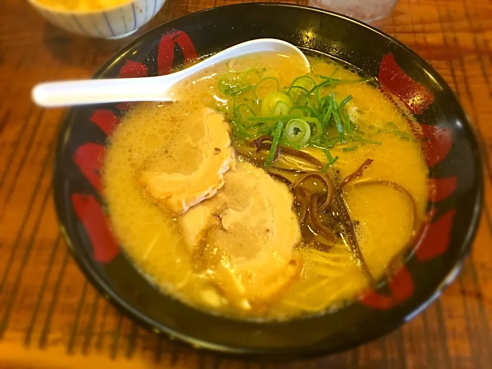 とんこつラーメン|Yas Nakさん