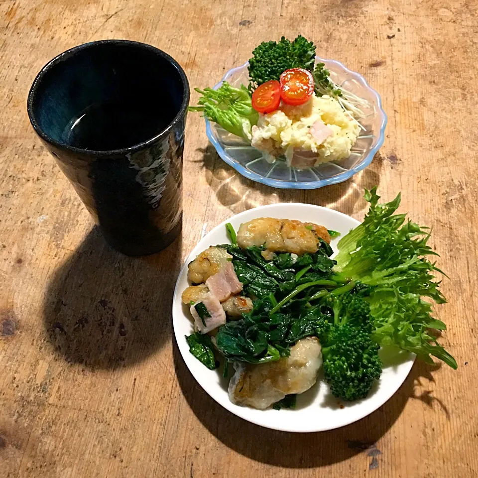 Snapdishの料理写真:糖質制限ダイエットな晩ごはん‼︎ 27 March
#糖質制限 #糖質制限ダイエット #晩ごはん #晩酌 #牡蠣のバター焼き #ポテトサラダ #焼酎|Yoshinobu Nakagawaさん