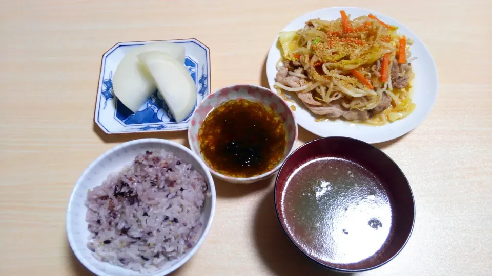 ３月２２日　野菜炒め　茹で大根　もずく　わかめスープ|いもこ。さん