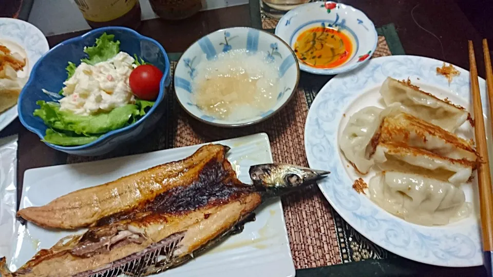 秋刀魚の開き&ポテトサラダ&餃子|まぐろさん