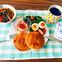 Snapdishの料理写真:朝ごはん
#手作り
#パンケーキ
#トマトスープ|あこさん