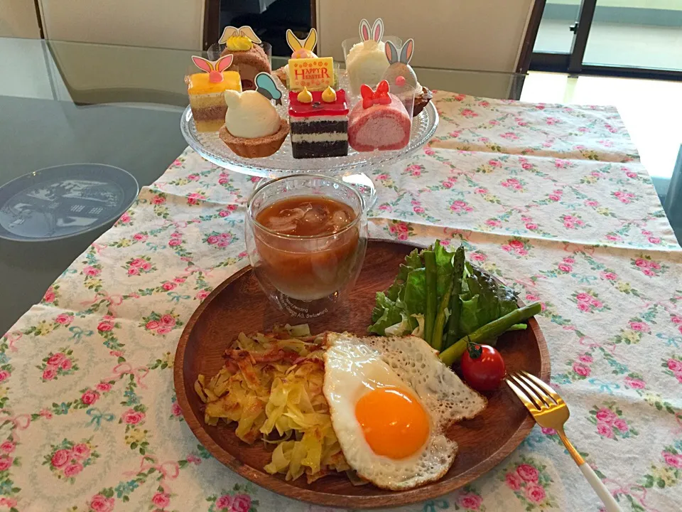 じゃがいものガレット
サラダ
目玉焼き
カフェオレ|Hitomiさん