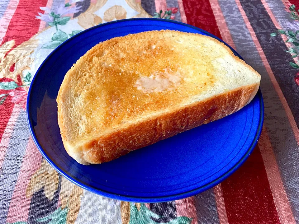 朝ごパン
久しぶりに食パン食べました|Ayuさん