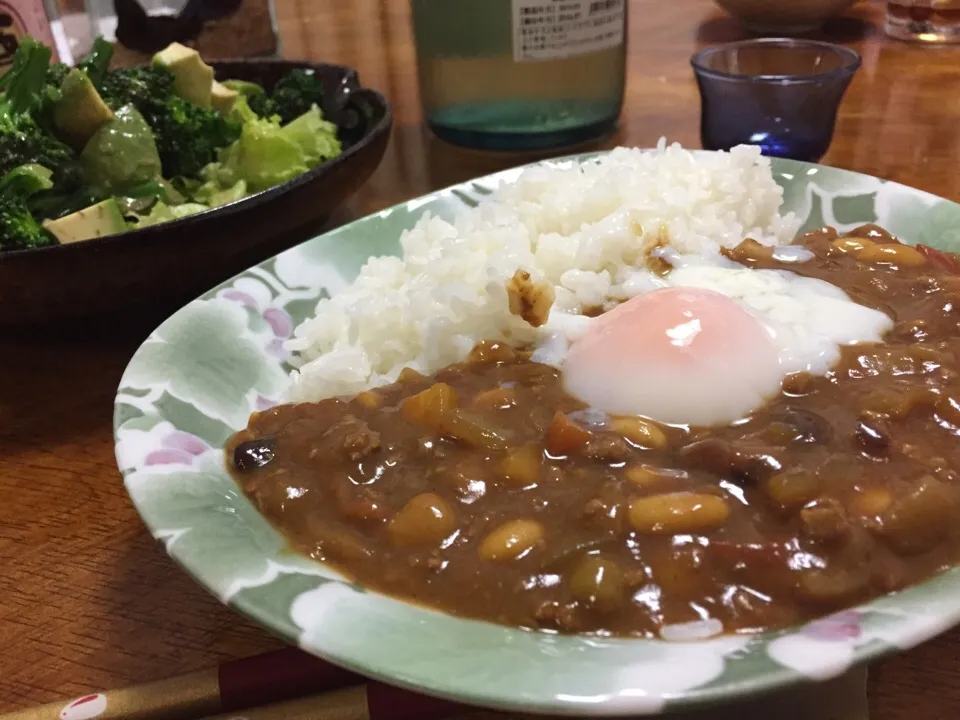 ３月２７日お夕飯 豆カレー温玉乗せ|さんだーさん