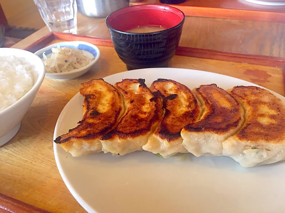 ジャンボ餃子定食|千尋さん