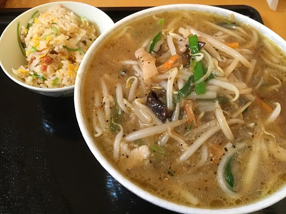 横浜中華街🇨🇳王家餃子  サンマーメン🍜半炒飯セット|ゆうじ.さん