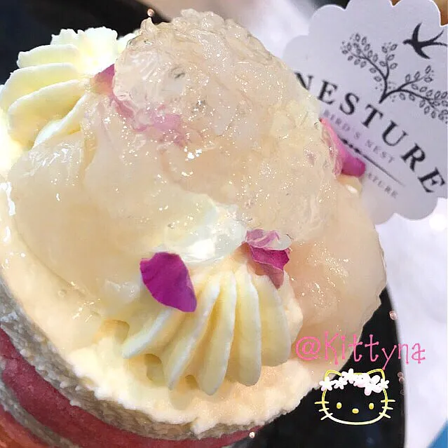 Snapdishの料理写真:Lychee Rose topping Bird's Nests 🐦|🎀Kittyna🌸さん