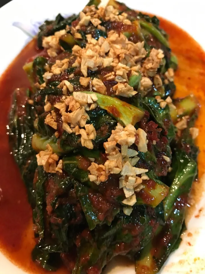 Fried Sambal Kailan with Crispy Garlic.|Joha Hassanさん