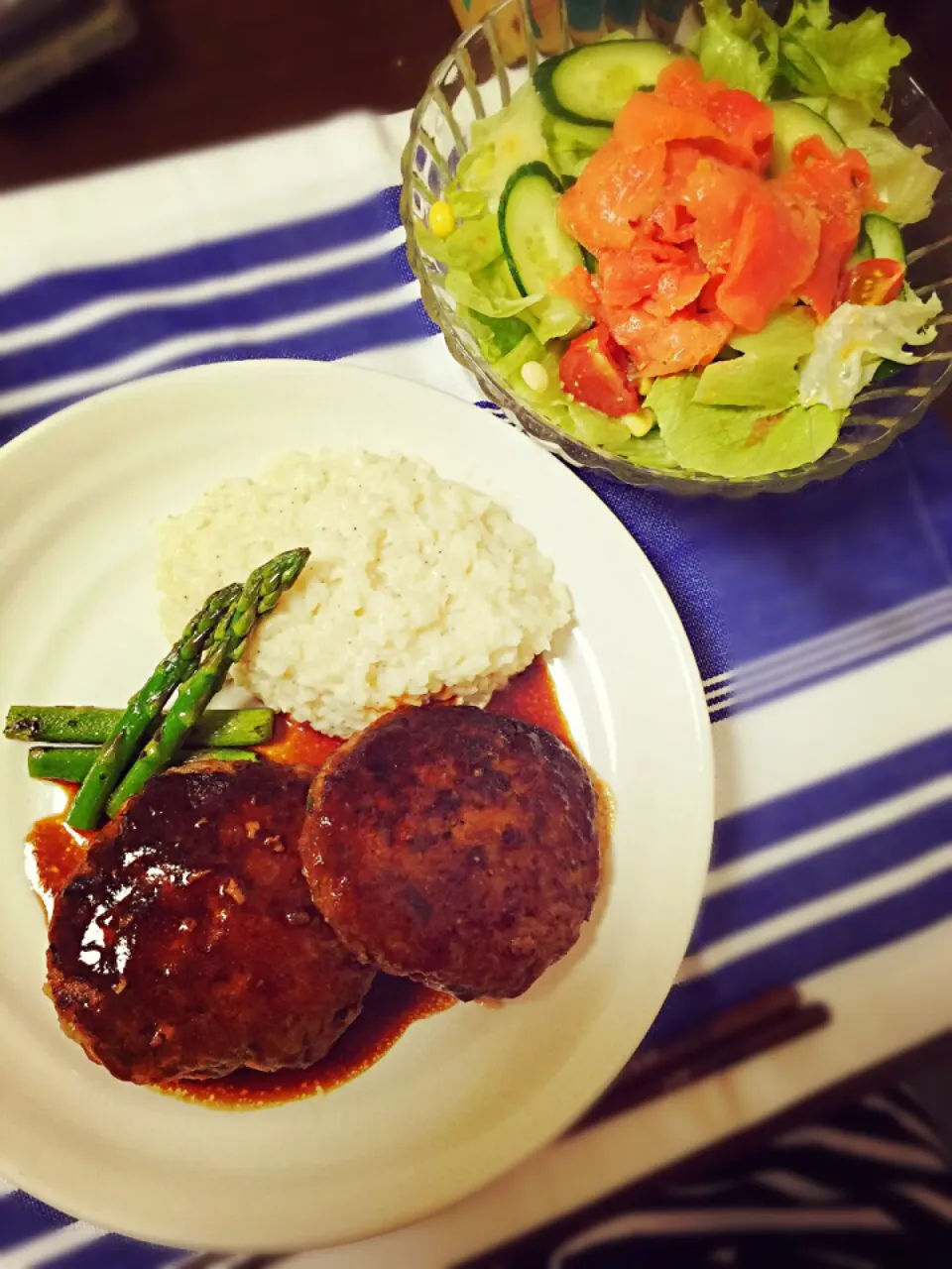 🍙🍴( ¨̮  )✩

✱ｽﾓｰｸｻｰﾓﾝのｻﾗﾀﾞ🥗
✱ﾘｿﾞｯﾄ
✱ﾊﾝﾊﾞｰｸﾞ|BELLEさん