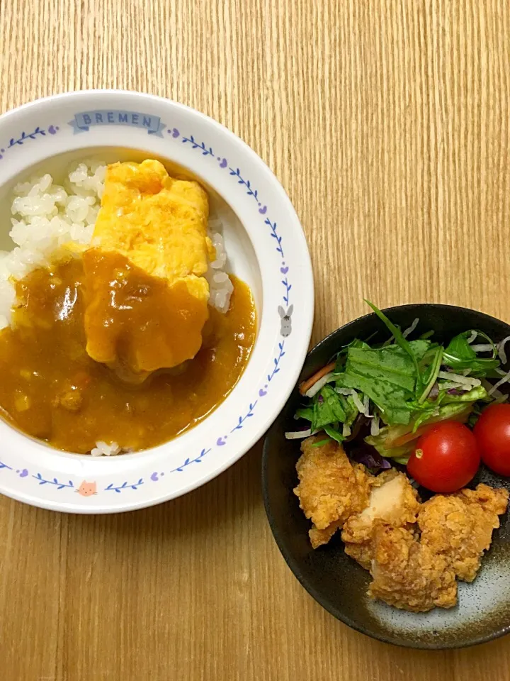 オムチーズカレー、から揚げ添え

#ムスメご飯|mossan＠OSAKAさん