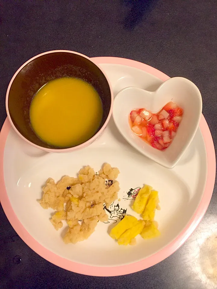 離乳食 夜
・野菜入り蒸しパン & きなこ蒸しパン
・かぼちゃの豆乳ポタージュ
・いちご|ぺろたんさん