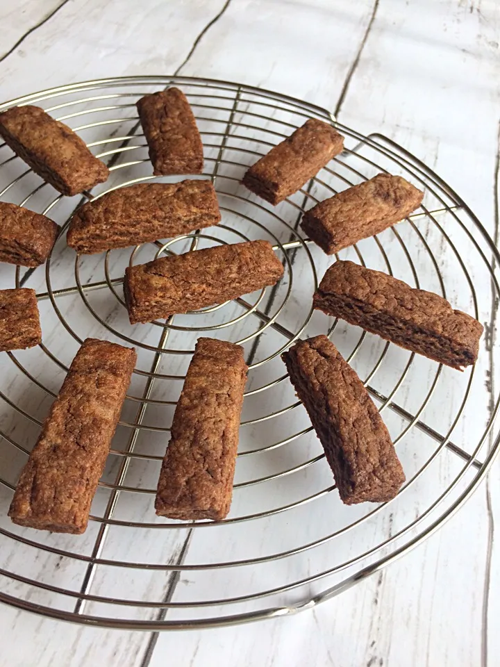 Snapdishの料理写真:おやつにザクッとココアクッキー🍪|Aya☺︎さん