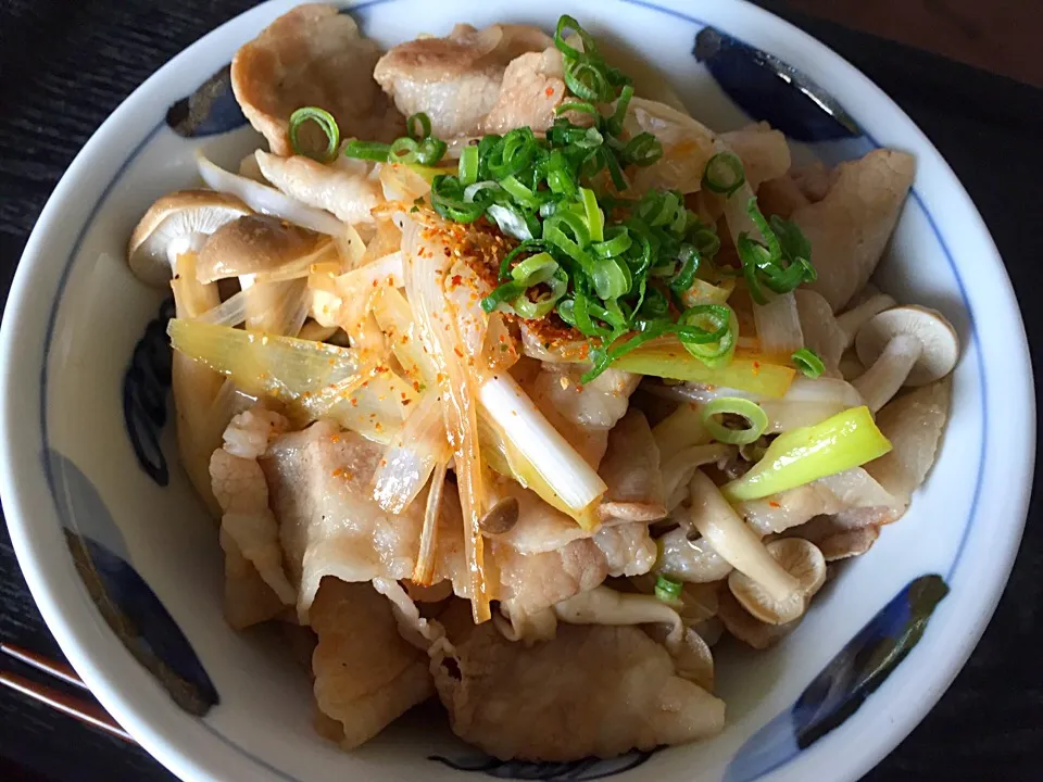 豚バラのポン酢炒め丼ぶり|ラーメンの小池さん