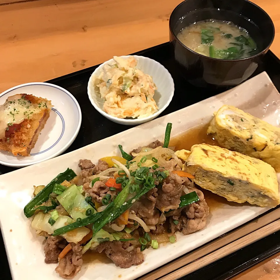 Snapdishの料理写真:牛肉とたっぷり野菜のスタミナ焼き|r1990297さん