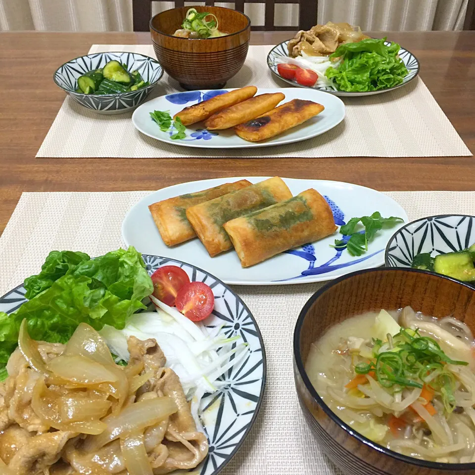 Snapdishの料理写真:生姜焼き
春巻き
やみつききゅうり
もやしたっぷりお味噌汁|accoさん