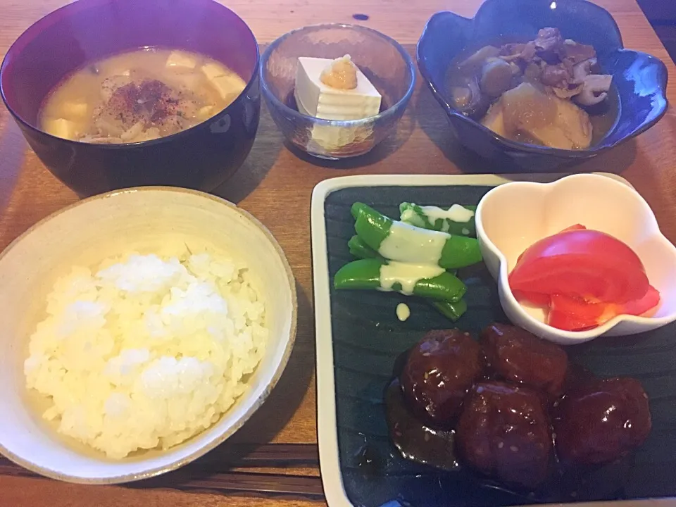 Snapdishの料理写真:肉団子と豚汁  残り物の筑前煮|和さん