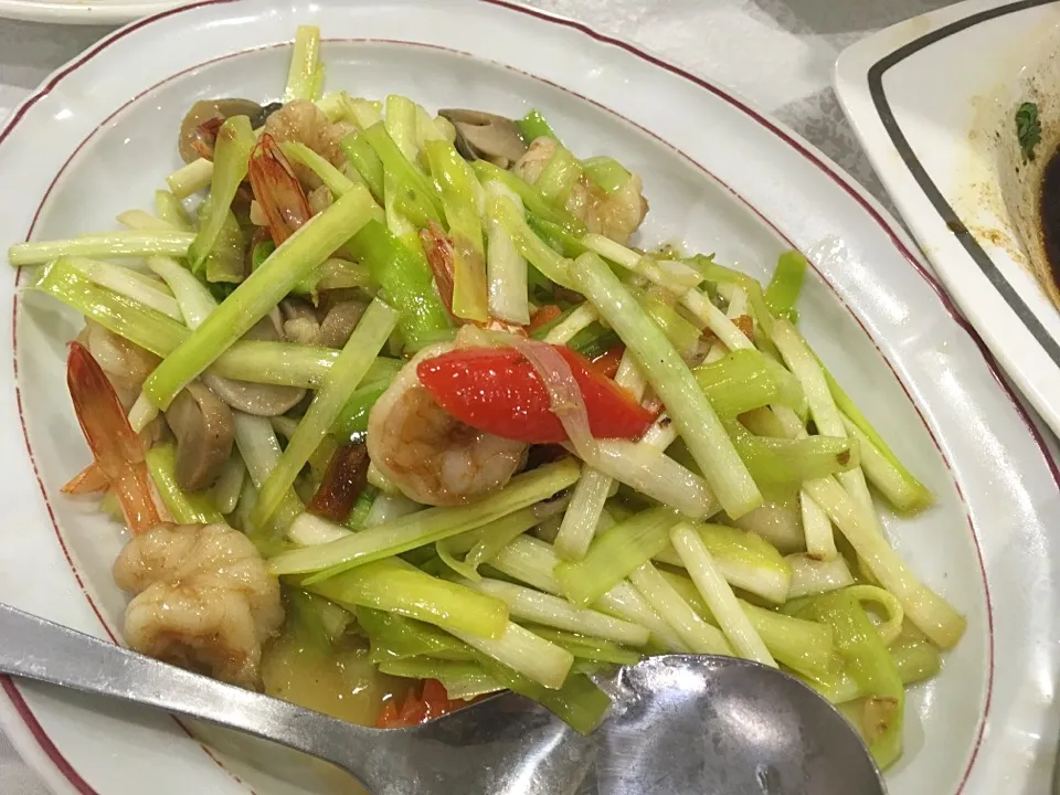 Yellow chives with prawn @ Chao Shan Restaurant|Ong Sor Fernさん