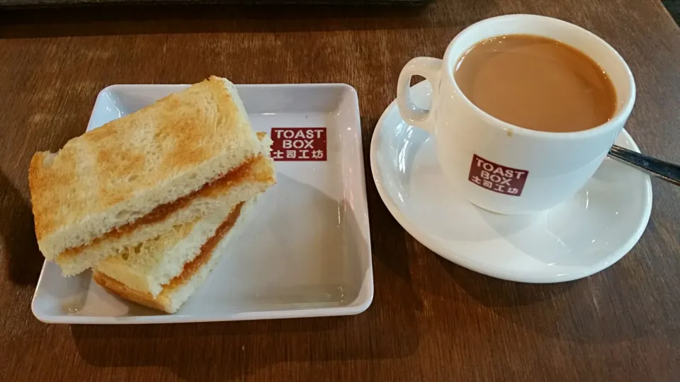 Kaya butter toast with milk tea 😍😋👄👅💋|🌷lynnlicious🌷さん