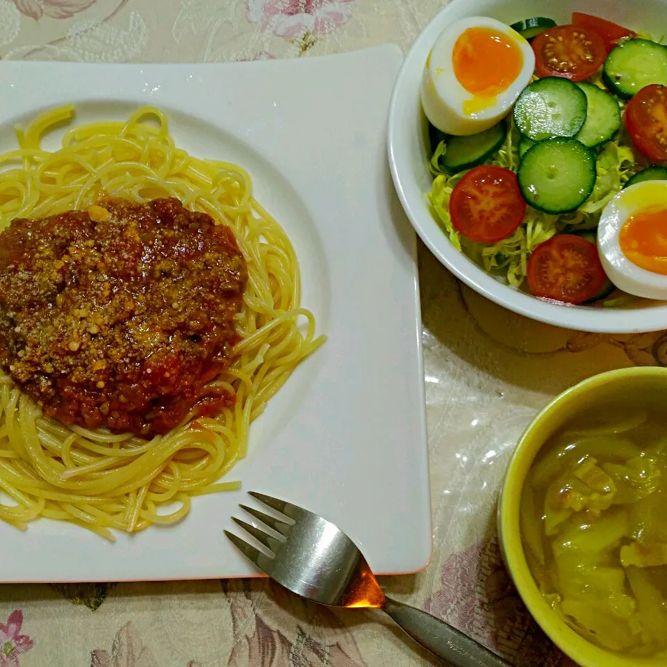 ミートスパゲティ
　　サラダ
　　きゃべつのスープ|たえさん