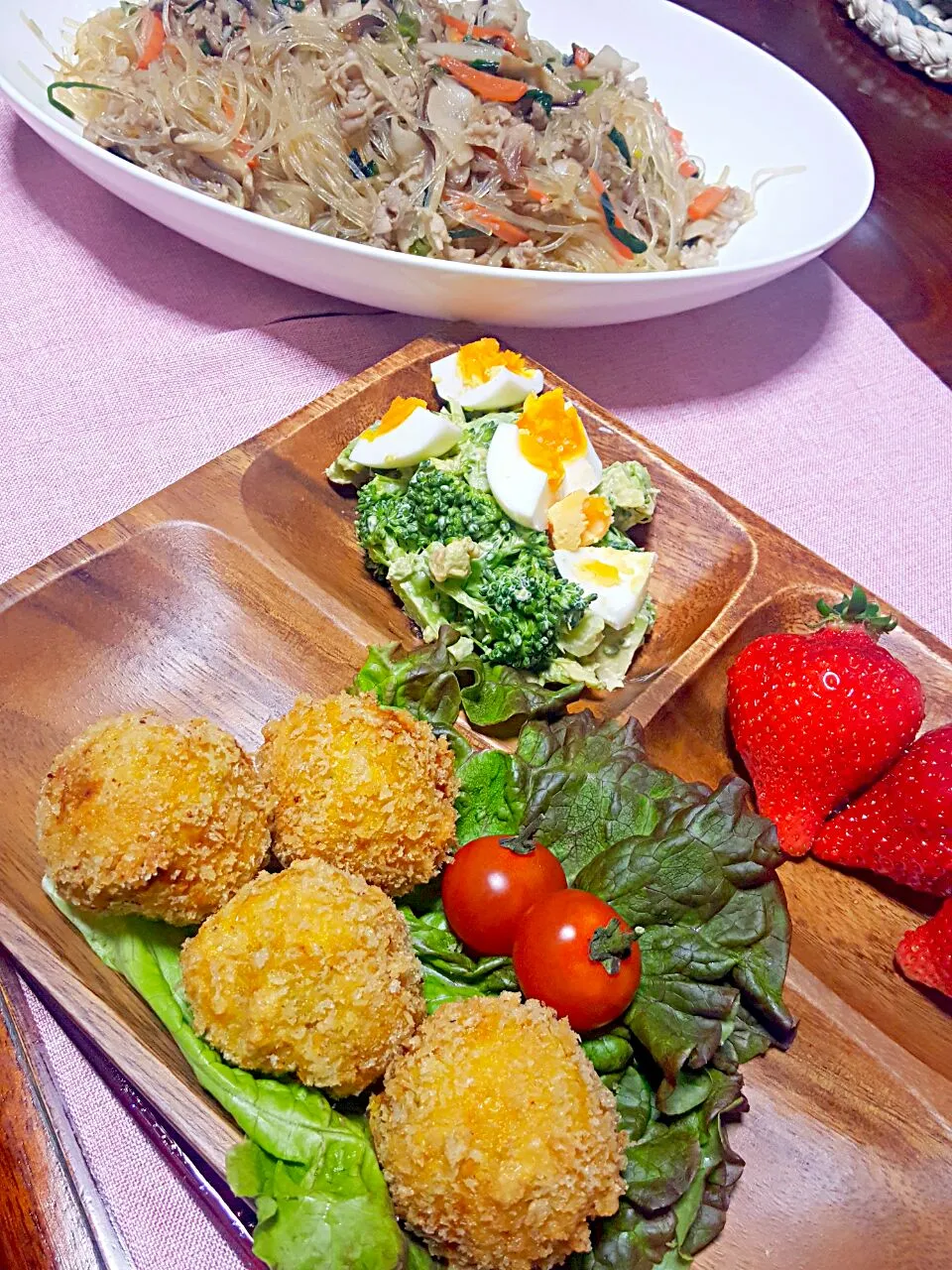 カボチャのコロッケと春雨と豚肉の醤油炒め🙄|meguさん