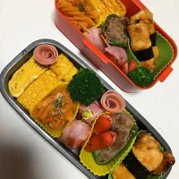 本日のお弁当♡
ピーマンの肉詰め✩鶏胸肉の磯辺焼き✩卵焼き✩トマトのベーコン巻き✩マカロニナポリタン✩うさちゃんウインナー✩

市販冷凍食品無し♡|みいぽぽさん