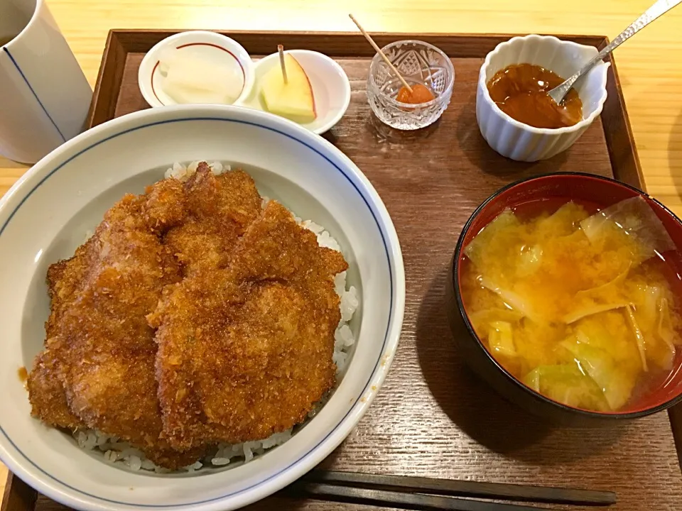 Snapdishの料理写真:ソースカツ丼@奏す庵|カリー仙人さん