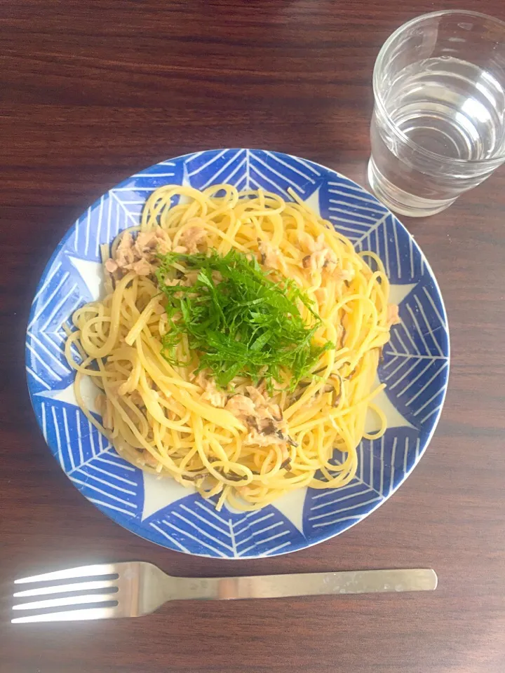 Snapdishの料理写真:ツナと塩昆布のパスタ|うちゅうさん