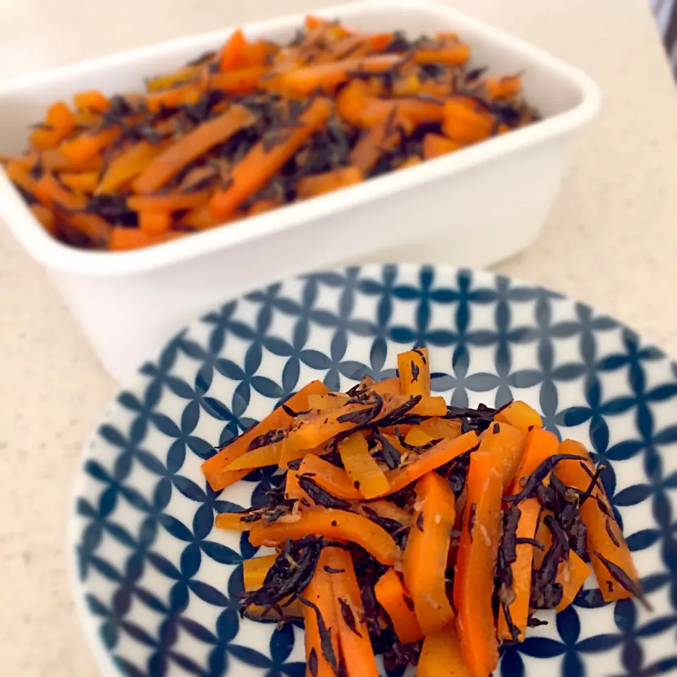 にんじんのおかず🥕 にんじんのツナひじき煮 #人参大量消費|ヨッチャンさん