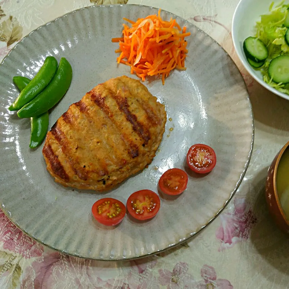 おしゃべりクッキング　
　　ペッパーポークハンバーグもどき|たえさん