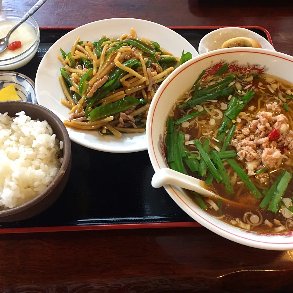 青椒肉絲定食、台湾ラーメンセットlunch♡2017/04/02|ちび太さん