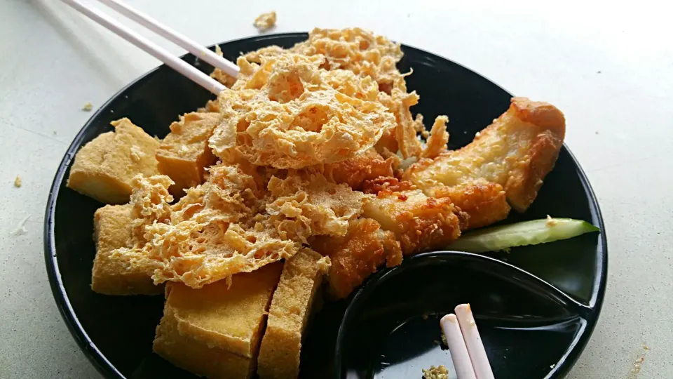 Crispy prawn cracker fried tofu fried you tiao with squid meat|🌷lynnlicious🌷さん