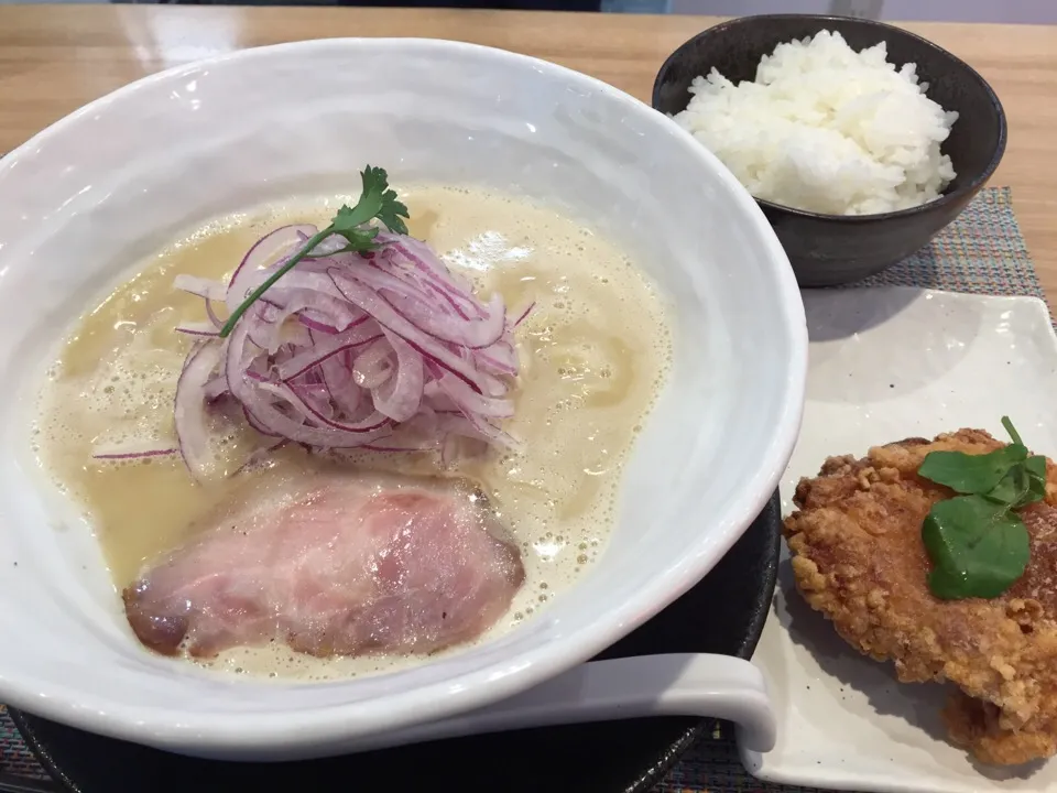 うっ鶏そば・からあげ1個セット🐔|まさとさん