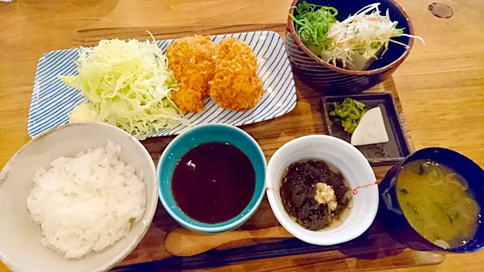 チキンカツとピリ辛豆腐定食ランチ|じょうさん